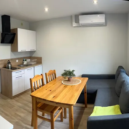 Konwalia Wielen Apartment